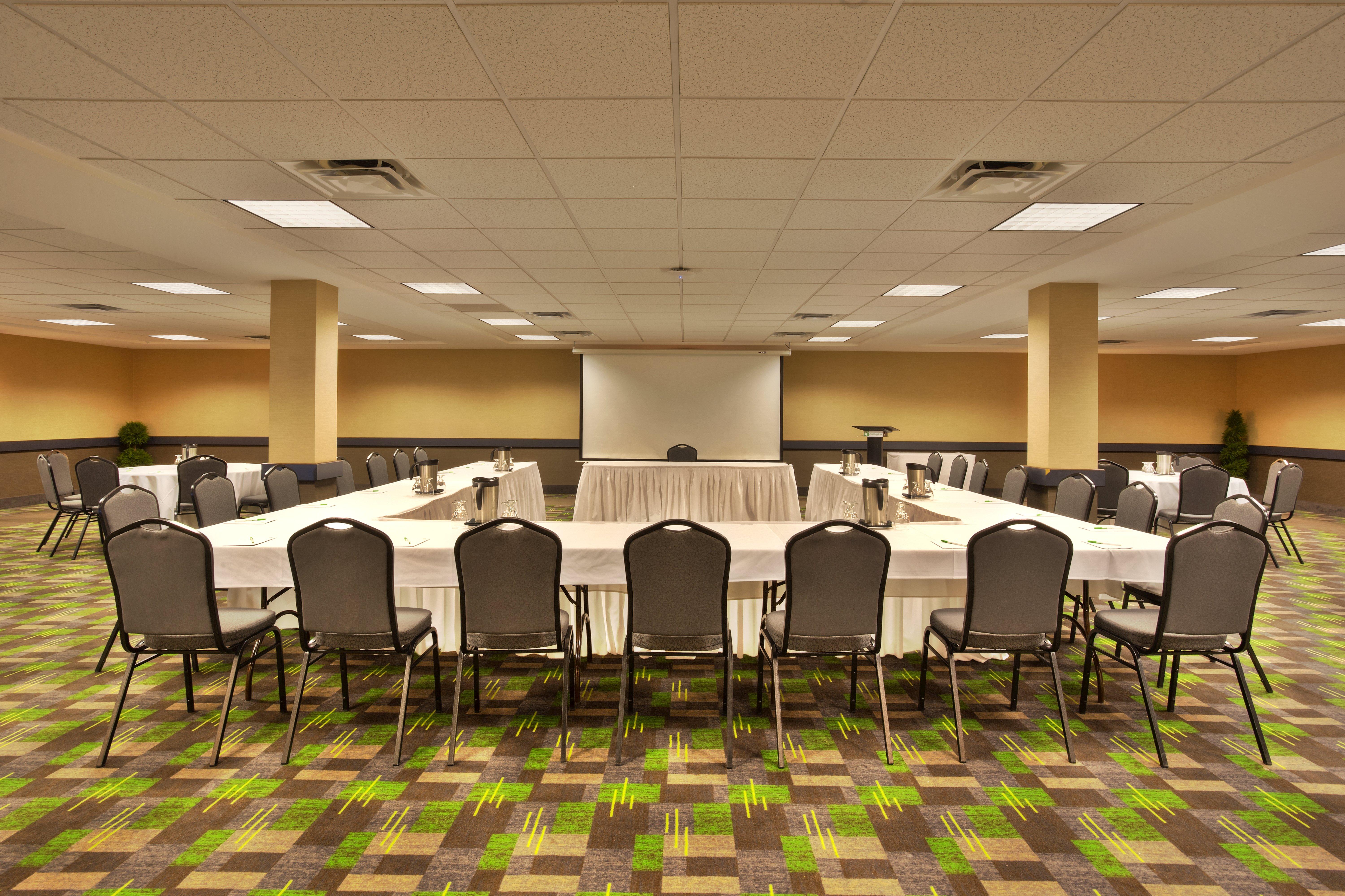 Holiday Inn Express Winnipeg Airport - Polo Park By Ihg מראה חיצוני תמונה