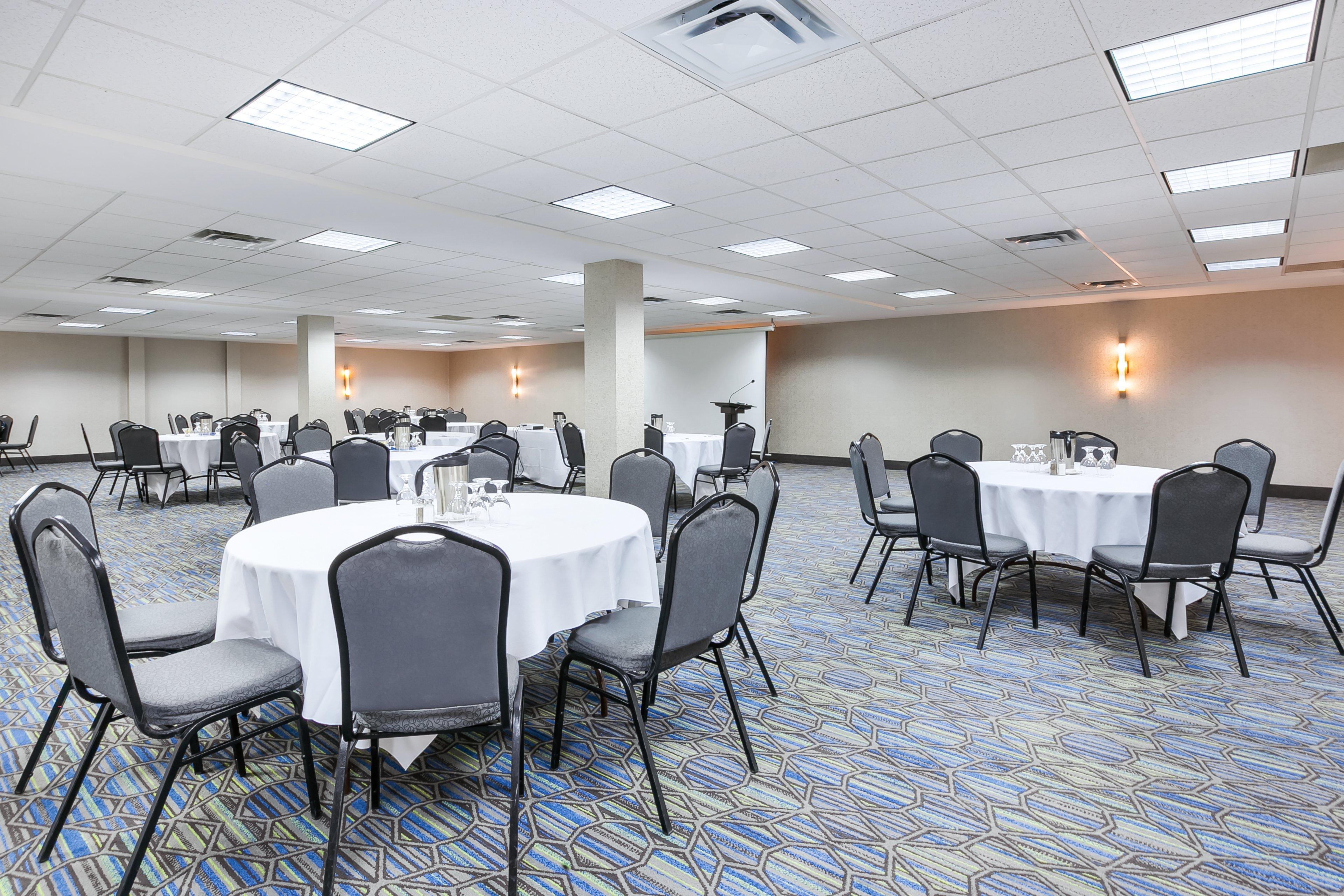 Holiday Inn Express Winnipeg Airport - Polo Park By Ihg מראה חיצוני תמונה