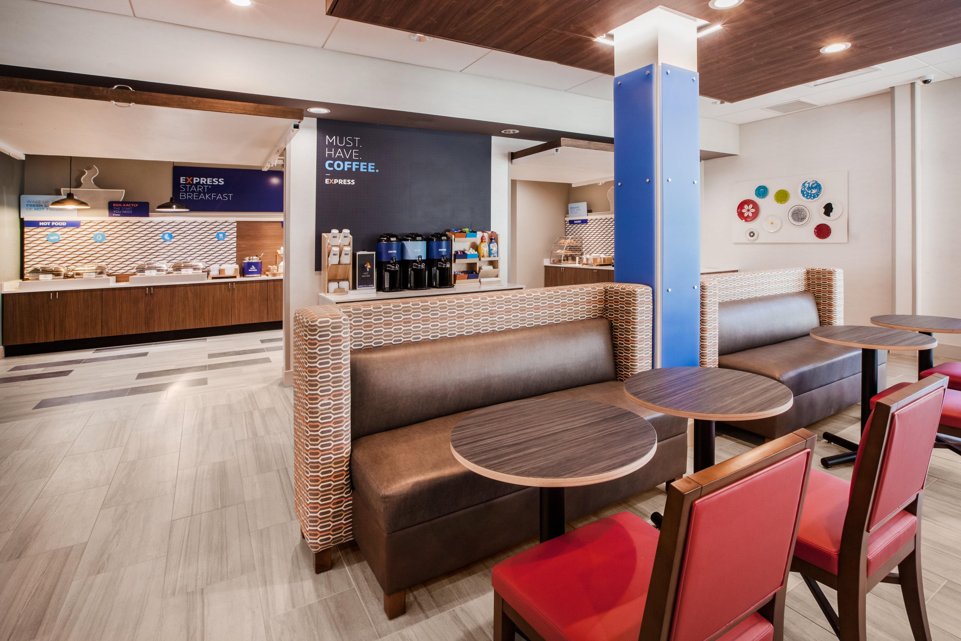 Holiday Inn Express Winnipeg Airport - Polo Park By Ihg מראה חיצוני תמונה