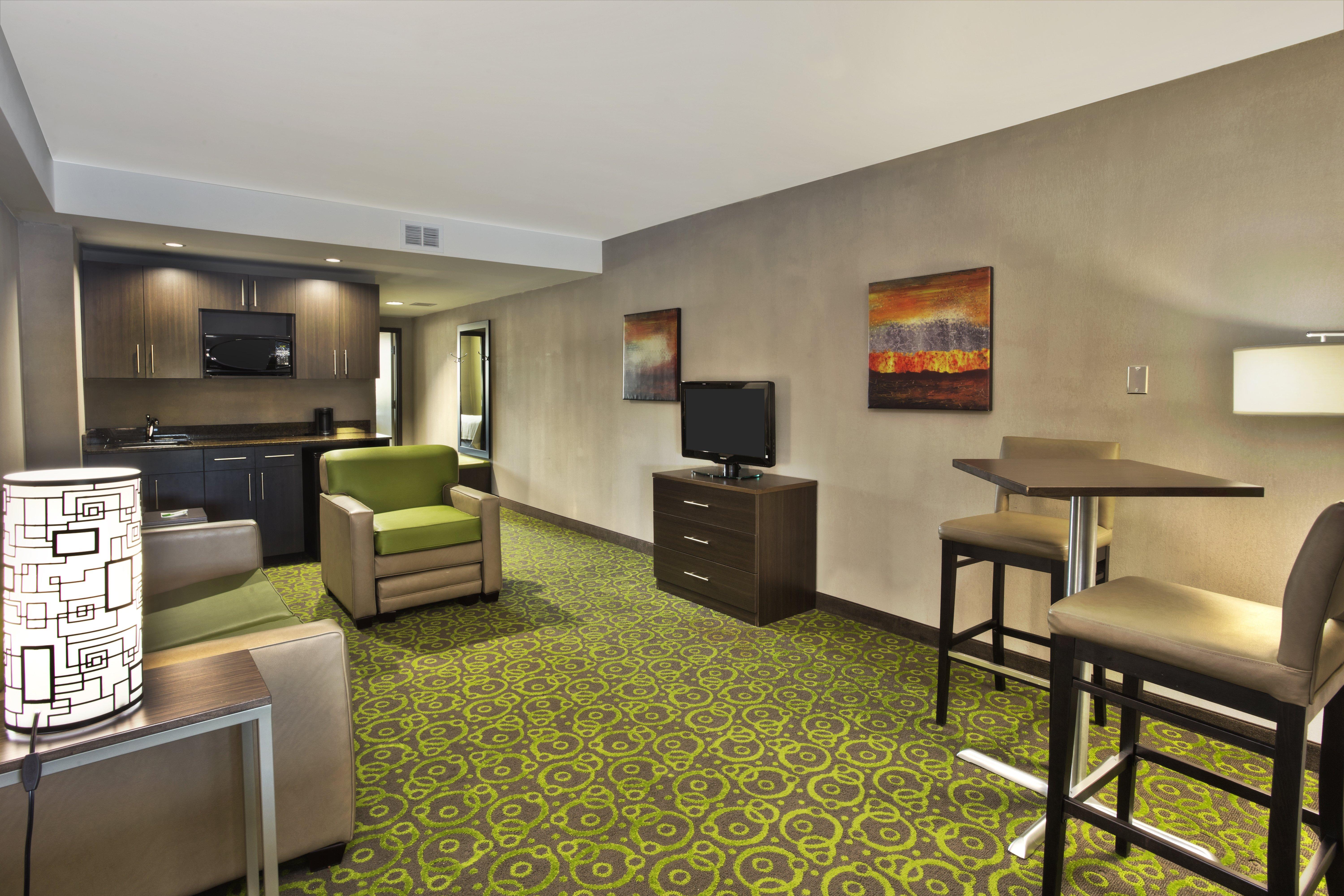 Holiday Inn Express Winnipeg Airport - Polo Park By Ihg מראה חיצוני תמונה