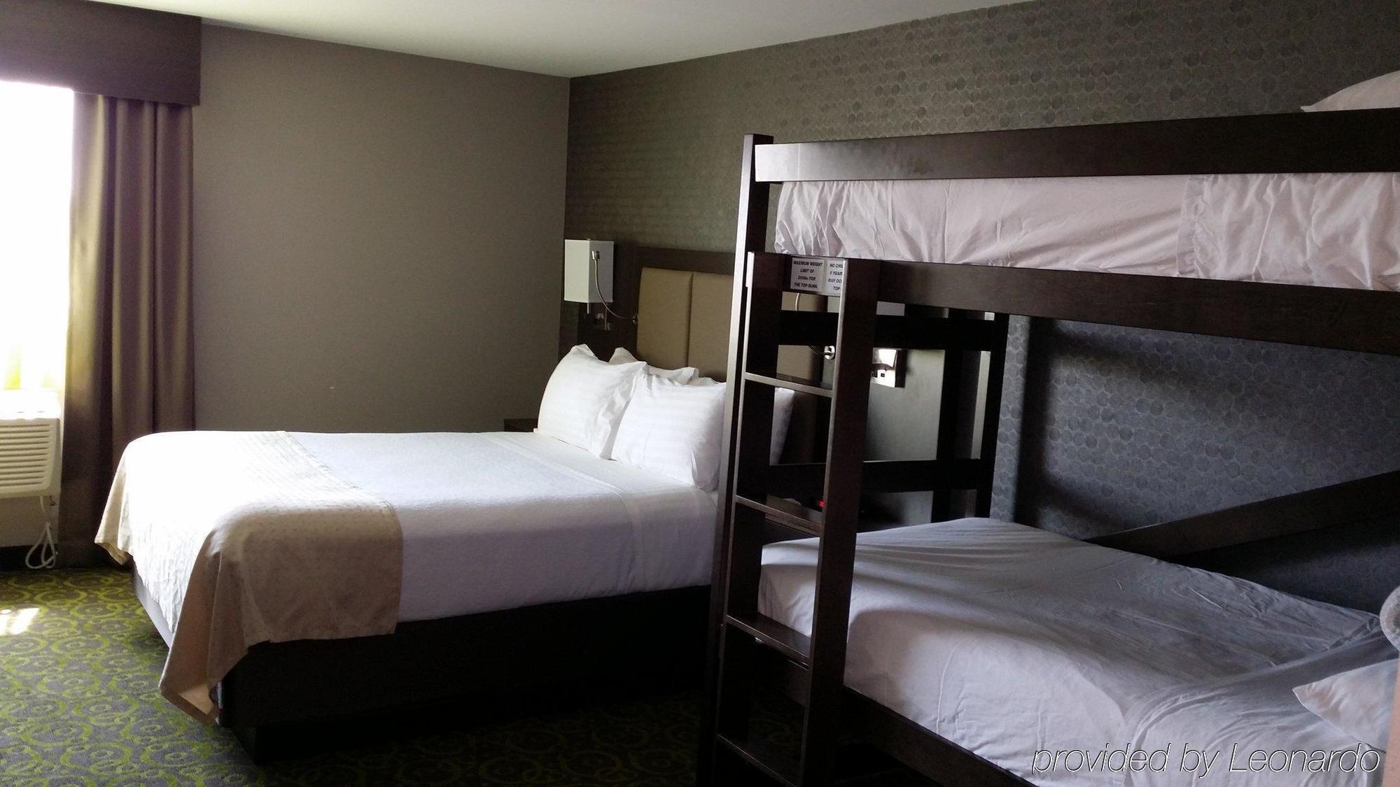 Holiday Inn Express Winnipeg Airport - Polo Park By Ihg מראה חיצוני תמונה