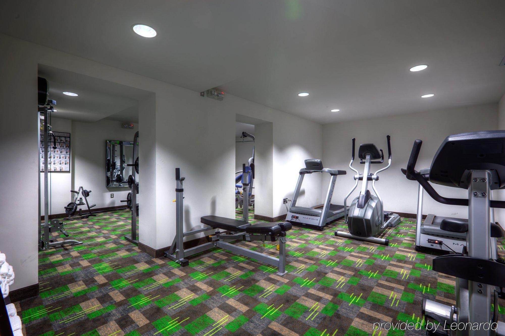 Holiday Inn Express Winnipeg Airport - Polo Park By Ihg מראה חיצוני תמונה