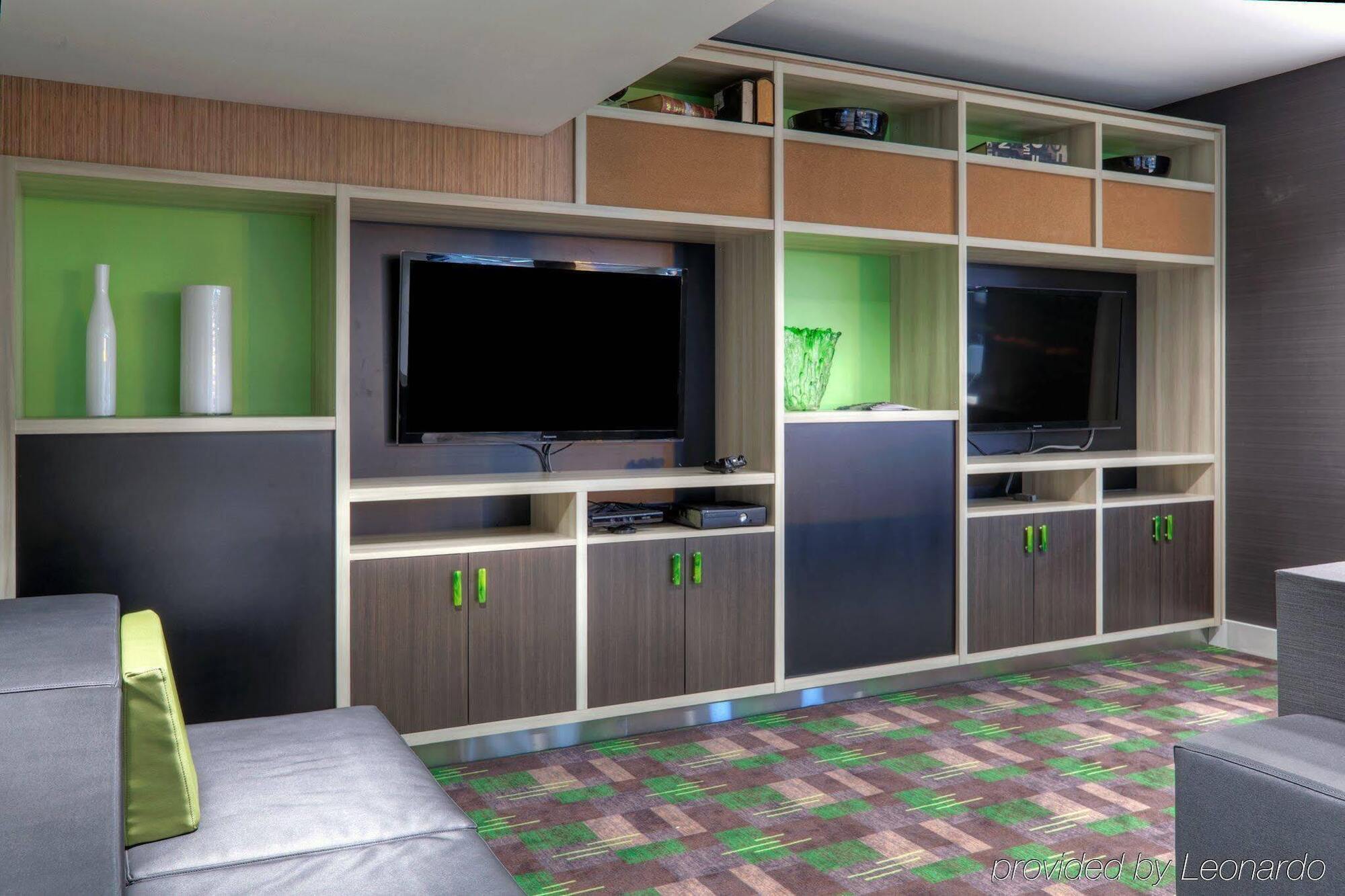 Holiday Inn Express Winnipeg Airport - Polo Park By Ihg מראה חיצוני תמונה